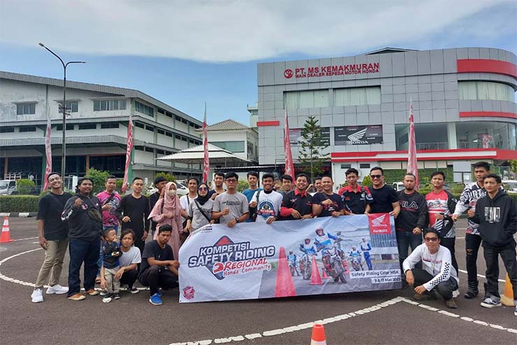 Foto bersama PT MSK Honda Banten dan perwakilan ajang Astra Honda Safety Riding Instructors Competition 2023 di Honda Safety Riding and Training Park Deltamas, Cikarang pada 12-15 Juni mendatang. ISTIMEWA