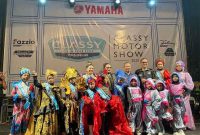 Sanggar Rossy's Entertainment saat Foto Bersama Kepala Dindikbud Kota Serang. (Foto: Istimewa)