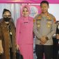 Foto bersama Kapolresta dan Ibu serta Sanggar Rossy's Entertainmnet dalam gelaran Gebyar Semarak HUT Bhayangkara Ke-77 Polresta Tangerang. (Foto: Pou)
