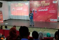 PIC AHM Best Student Honda Banten, Nikmatulloh, saat memberikan sambutan di kegiatan  seminar AHM Best Student 2023, di Rumah Dunia, Kota Serang, Kamis (22/6/23). ISTIMEWA  