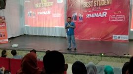 PIC AHM Best Student Honda Banten, Nikmatulloh, saat memberikan sambutan di kegiatan  seminar AHM Best Student 2023, di Rumah Dunia, Kota Serang, Kamis (22/6/23). ISTIMEWA  
