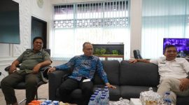 Kepala Dinas Kominfo Kota Cilegon Agus Zulkarnain (tengah), saat studi tiru ke Diskominfo Kota Palembang, Rabu 5 Juli 2023. ISTIMEWA