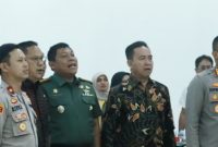 Kolonel Arm Fajar Catur Prasetyo, S.E, M.M, bersama tamu undangan dalam gelaran KASAD Award 2023. (Foto: Instagram Official Kodim 0602/Serang)