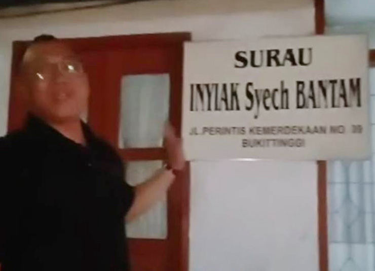 Wali Kota Cilegon Helldy Agustian, mengunjungi Surau Inyiak Syekh Bantam, di Jalan Perintis Kemerdekaan No.75, Aur Tajungkang Tengah Sawah, Guguk Panjang, Kota Bukittinggi, Sumatera Barat, Minggu (23/7/2023) Malam. dok; ISTIMEWA