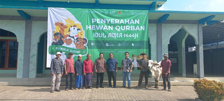 kegiatan penyerahan hewan qurban Citra Swarna Grop.ISTIMEWAH