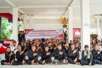 Foto bersama, seusai Penyuluhan Pertanian dalam rangka Seren Taun 2023. (Foto: Etot Partker)