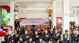 Foto bersama, seusai Penyuluhan Pertanian dalam rangka Seren Taun 2023. (Foto: Etot Partker)