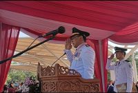 Wali Kota Helldy Agustian saat pimpin Upacara HUT Kemerdekaan RI Ke-78, di halaman Alun-alun Kota Cilegon, Kamis (17/8/2023). (Foto: ABD)