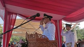 Wali Kota Helldy Agustian saat pimpin Upacara HUT Kemerdekaan RI Ke-78, di halaman Alun-alun Kota Cilegon, Kamis (17/8/2023). (Foto: ABD)