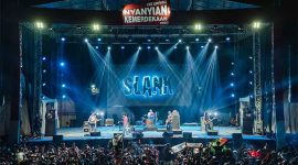 Slank Getarkan Konser 'Nyanyian Kemerdekaan 2023', Minggu (20/8) di Stadion Maulana Yusuf, Ciceri, Kota Serang, Provinsi Banten. (Foto: Etot Parker)