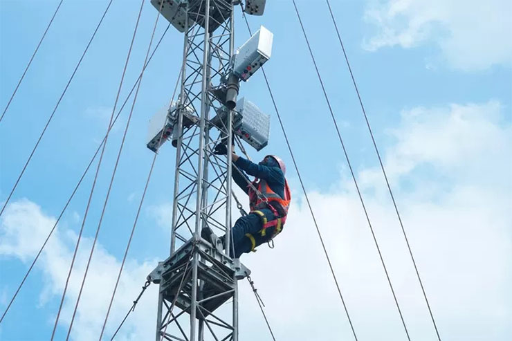 Petugas jaringan Internet. (Foto: Istimewa)