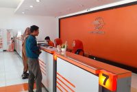 Suasana pelayanan di Kantor Pos Cabang Utama Serang 42100. (Foto: Bantenesia.NET)
