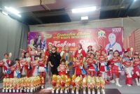 Semarak Merah Putih 2023, sekaligus Penganugerahan Top Model Banten 2023 yang diberikan oleh Ibu (Red: Istri) Walikota Serang untuk Model Rossy's Entertainment. (Foto: Istimewa)