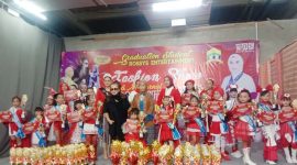 Semarak Merah Putih 2023, sekaligus Penganugerahan Top Model Banten 2023 yang diberikan oleh Ibu (Red: Istri) Walikota Serang untuk Model Rossy's Entertainment. (Foto: Istimewa)