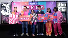 Galuh Neftita (SVP-Head of Brand Marketing & Communication Tri) - Chandra Pradyot Singh (SVP-Head of National Sales Tri) - Irma Aurora (District Operation Head- Jabodetabek & Banten Tri) - Rian Fahardhi (Content Creator) - Modynz (Content Creator & Host Festival Generasi Happy) - Bondol (Content Creator & Host Festival Generasi Happy) pada saat melakukan konferensi pers Generasi Happy Tangerang di Edutown Arena BSD City. (Foto: Istimewa)