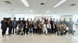 Foto bersama pihak penyelenggara (EO) dengan para direksi dari beberapa perusahaan yang akan memeriahkan Industri Fair 2023, di Kantor Modern Land, Cikande, Kabupaten Serang, Provinsi Banten. (Foto: Pou)