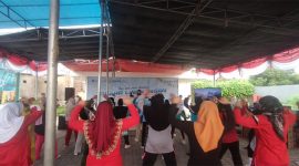 Antusias Masyarakat dalam Kegiatan Senam Sehat, di acara Pasar Lingkungan BI Banten. (Foto: Istimewa)
