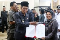 Walikota Serang Syafrudin, melantik perempuan pertama sebagai Pimpinan OPD, Ina Linawati S.E, A.K, MM sebagai Kepala Bappeda. (Foto: Istimewa)