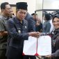 Walikota Serang Syafrudin, melantik perempuan pertama sebagai Pimpinan OPD, Ina Linawati S.E, A.K, MM sebagai Kepala Bappeda. (Foto: Istimewa)