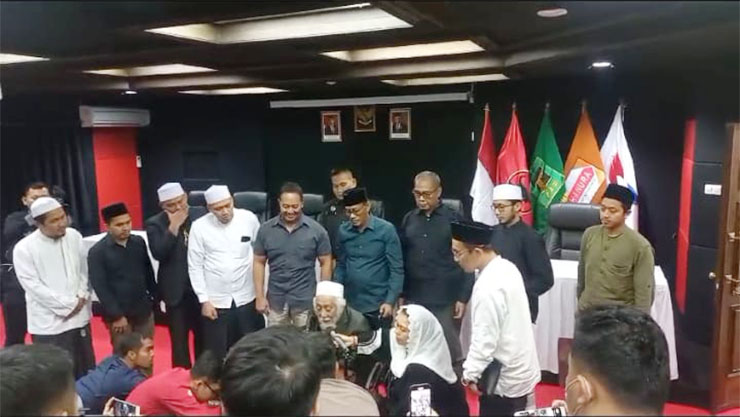 Abuya Muhtadi bergabung di Tim Pemenangan Nasional (TPN) Ganjar-Mahfud sebagai dewan penasihat. (Foto: Istimewa)
