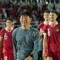 Pelatih Shin Tae-Yong bersama para pemain Timnas Indonesia. (Foto: NET)