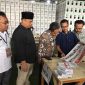Peninjauan Pj Walikota Serang Yedi Rahmat didampingi Ketua KPU Kota Serang Ade Jahran, ke gudang logistik KPU Kota Serang. (Foto: Humas Pemkot Serang)