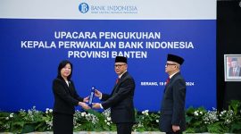 Pengukuhan Kepala KPw BI Provinsi Banten Ameriza M. Moesa oleh Deputi Gubernur Bank Indonesia, Filianingsih Hendarta, menggantikan Imaduddin Sahabat. (Foto: BI Banten)