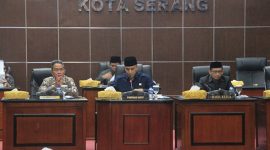 Pj Walikota Serang hadir dalam Rapat Paripurna DPRD Kota Serang. (Foto: Humas Pemkot Serang)