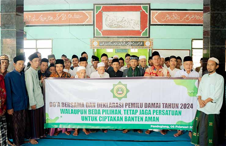 Doa Bersama dan Deklarasi Pemilu Damai 2024, para Kiyai dan Ustadz Saketi, Kabupaten Pandeglang. (Foto: Etot Parker - Bantenesia)