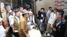 Pj Gubernur Banten bersama Pj Walikota Serang, sidak ke Pasar Rau. (Foto: Humas Pemkot Serang)
