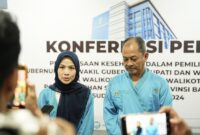 Pasangan bakal calon Bupati Serang, Ratu Zakiyah dan Najib Hamas, saat menjalani Tes Kesehatan di RSUD Banten. (Foto: Istimewa)