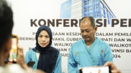 Pasangan bakal calon Bupati Serang, Ratu Zakiyah dan Najib Hamas, saat menjalani Tes Kesehatan di RSUD Banten. (Foto: Istimewa)