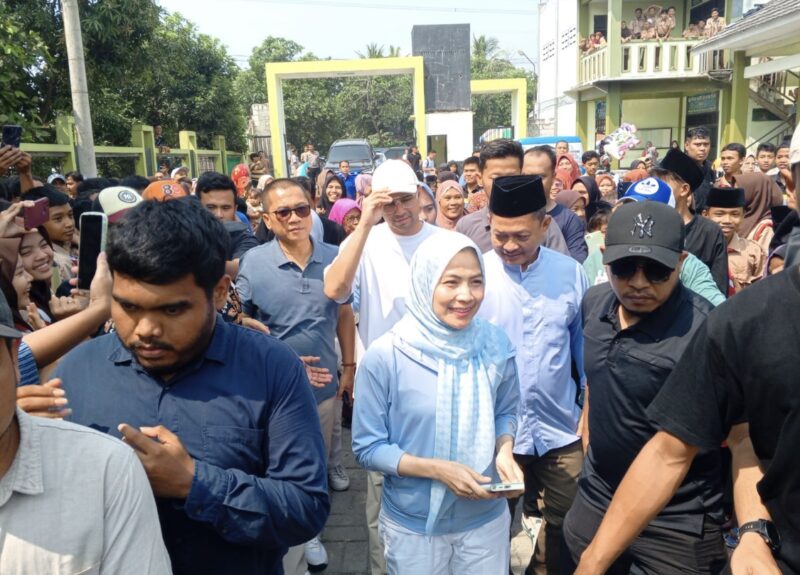 Kunjungan Paslon Bupati dan Wakil Bupati Kabupaten Serang, Ratu Zakiyah-Najib Hamas bersama Rafi Ahmad ke Pondok Pesantren Al-Ma’arif. (Foto: Istimewa)