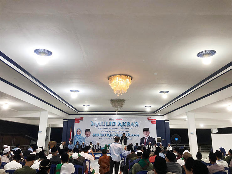 Ratu Zakiyah-Najib Hamas hadiri Maulid Akbar Baginda Nabi Muhammad SAW dan Doa Munajat Seribu KIAI-ALIM ULAMA untuk Kabupaten Serang BAHAGIA. (Foto: Bantenesia.NET)