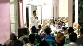 Calon Walikota saat Sosialisasi Pencalonan dalam Kontestasi Pilwalkot Serang, di Lingkungan Kebanyakan, Kelurahan Sukawana, Kecamatan Serang, Kota Serang. (Foto: Bantenesia.NET)