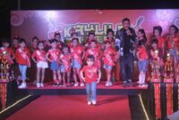 Salah seorang peserta lomba fashion show, Mikhayla berusia 3 tahun berani tampil percaya diri berlenggok diatas panggung. (Foto: Istimewa)