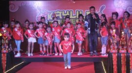 Salah seorang peserta lomba fashion show, Mikhayla berusia 3 tahun berani tampil percaya diri berlenggok diatas panggung. (Foto: Istimewa)