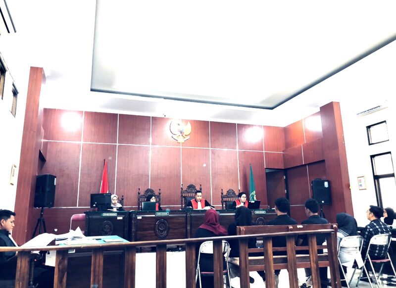 Sidang Penipuan Terduga Wenny Hatu Army Puspita Kembali Digelar, Enam Saksi Dihadirkan di PN Pandeglang. (Foto: Bantenesia)