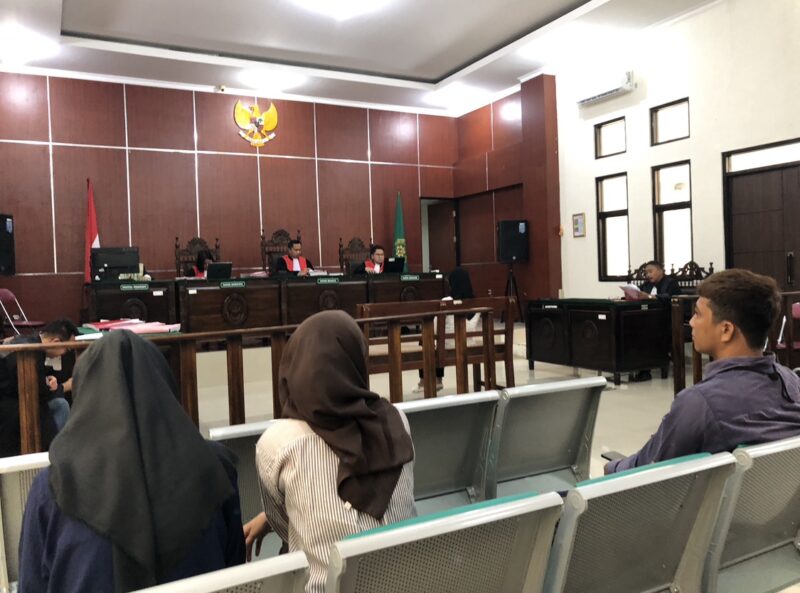 Penasehat Hukum, Imran saat membacakan Pledoi dalam Sidang Terdakwa Wenni Hatu Army Puspita. (Foto: Bantenesia)