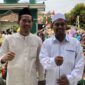 Lurah Taman Baru, Arifudin bersama Ketua Pelaksana Gebyar Panjang Mulud RW 06, Taufik Imron, di Masjid Al Ilyas. (Foto: Bantenesia)
