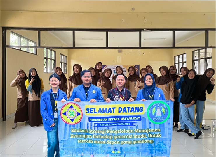 Mahasiswa Universitas Pamulang (UNPAM) melaksanakan kegiatan Pengabdian Kepada Masyarakat (PKM) di SMK Negeri 7 KOTA SERANG sebagai bentuk kontribusi nyata dalam bidang pengabdian kepada Masyarakat dengan menerangkan materi Edukasi startegi pengelolaan manajemen keuangan. (Foto: Istimewa)