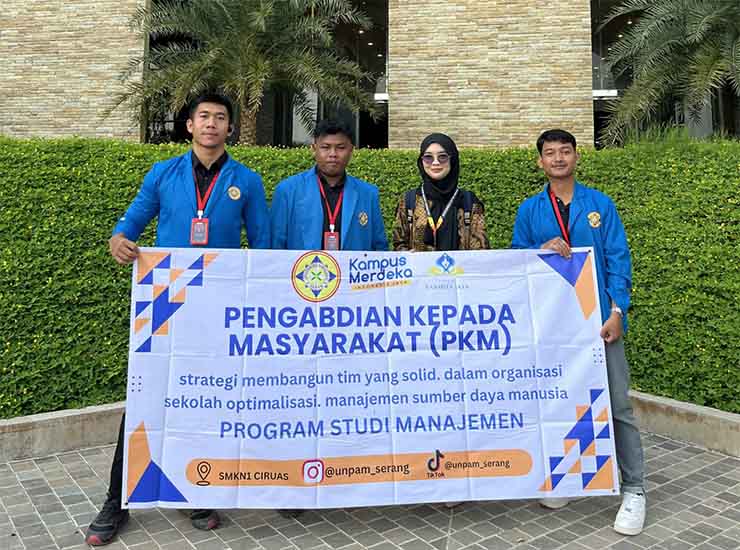 Dalam rangka acara kegiatan yaitu Pengabdian Kepada Masyarakat, Mahasiswa Program studi Manajemen melaksanakan Kegiatan Seminar Pengembangan Karakter Siswa di SMKN 1 Ciruas, Rabu (15/10/2025). (Foto: Istimewa)