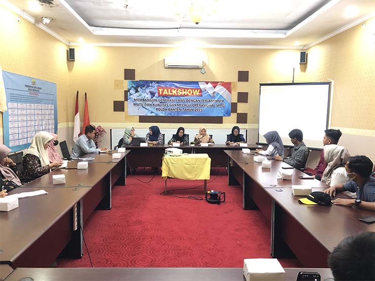 Talkshow/ Diskusi bersama, memperkuat pelaksanaan Program Makan Bergizi Gratis (MBG) dan mendukung visi pemerintah membangun Generasi Emas 2045, SPPG Polda Banten 2025, Dinas Kesehatan (Dinkes) Kota Serang bersama Dinas Pendidikan dan Kebudayaan (Dindikbud) Kota Serang. (Foto: Bantenesia) 