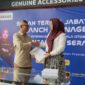 Serah Terima Jabatan (Sertijab) Branch Manager (BM) PT Dipo Internasional Pahala Otomotif (DIPO) Cabang Penancangan Serang, dari Daru Harti (Kanan) ke Irwan Ridho Sutopo (Kiri). (Foto: Istimewa)