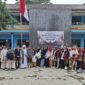 Memperingati Hari Pahlawan, para pelajar SMK Bismillah menampilkan sebuah pertunjukan istimewa: drama kolosal yang menggambarkan pertempuran heroik 10 November di Surabaya. (Foto: Istimewa)