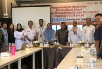 Gelaran Pengembangan Kemitraan Pariwisata Ekraf bersama Wartawan Ekonomi Bisnis dan Pariwisata Provinsi Banten, saat Foto Bersama. (Foto: Bantenesia)