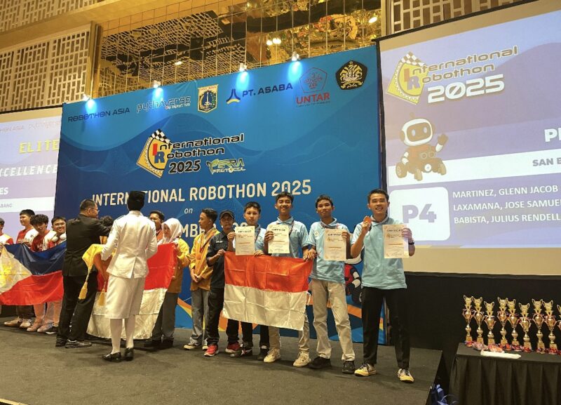 Empat Siswa Sekolah Menengah Kejuruan Islam Cendikia (SMKIC) Berprestasi dalam gelaran International Robothon 2025. (Foto: Istimewa)