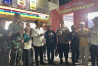 Wali Kota Serang, Budi Rustandi, didampingi Camat Taktakan, Dandim 0602/Serang, Kapolresta Serang Kota, dan Forkopimda saat Monitoring Pos Pelayanan Natal 2025 dan Tahun Baru 2026, di Pos Pelayanan Titan Arum, Kota Serang. (Foto: Bantenesia)