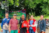 Nia Purnama Sari, S.Pd (Red: Jaket Merah), juga dikenal sebagai Anggota Komisi 1 DPRD Provinsi Banten. (Foto: ***)