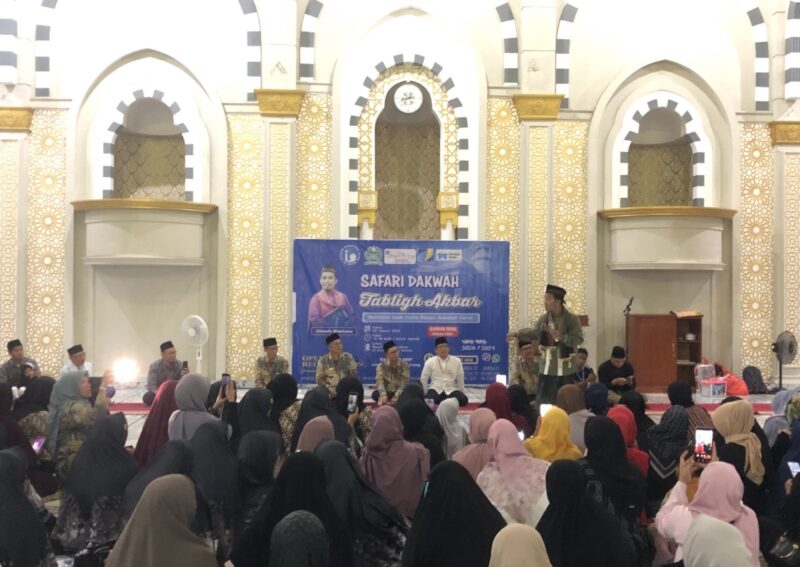 Safari Dakwah Tabligh Akbar bersama Ustadz Maulana, di Masjid Jami’ Syubban, Sekolah Islam Al Azhar Serang. (Foto: Bantenesia)
